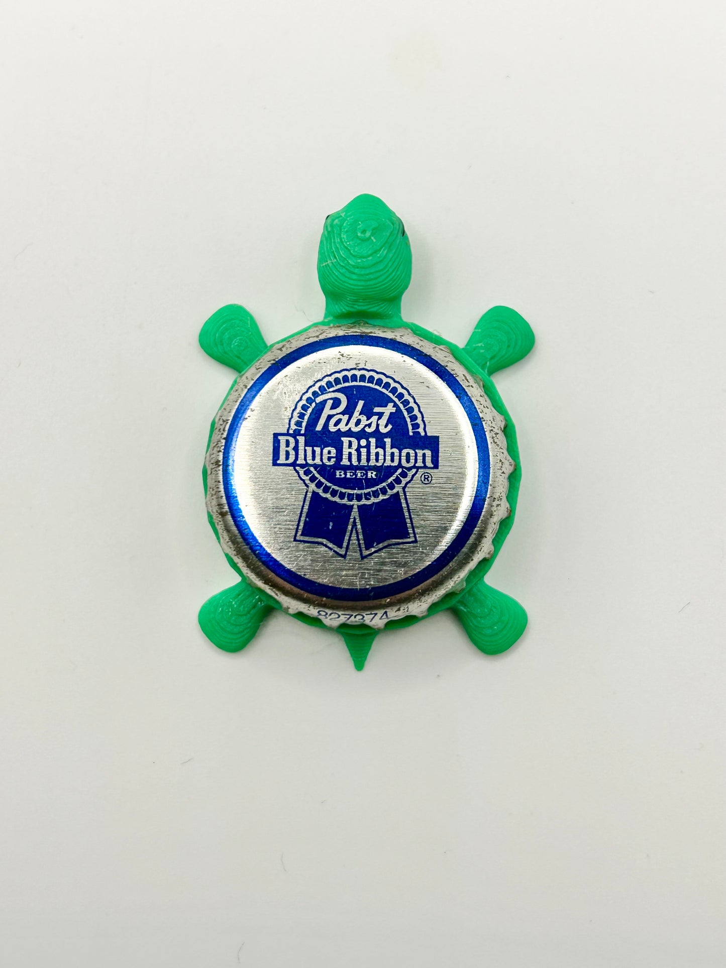 Pabst Blue Ribbon (Vintage) - Bottle Cap Magnet Turtle