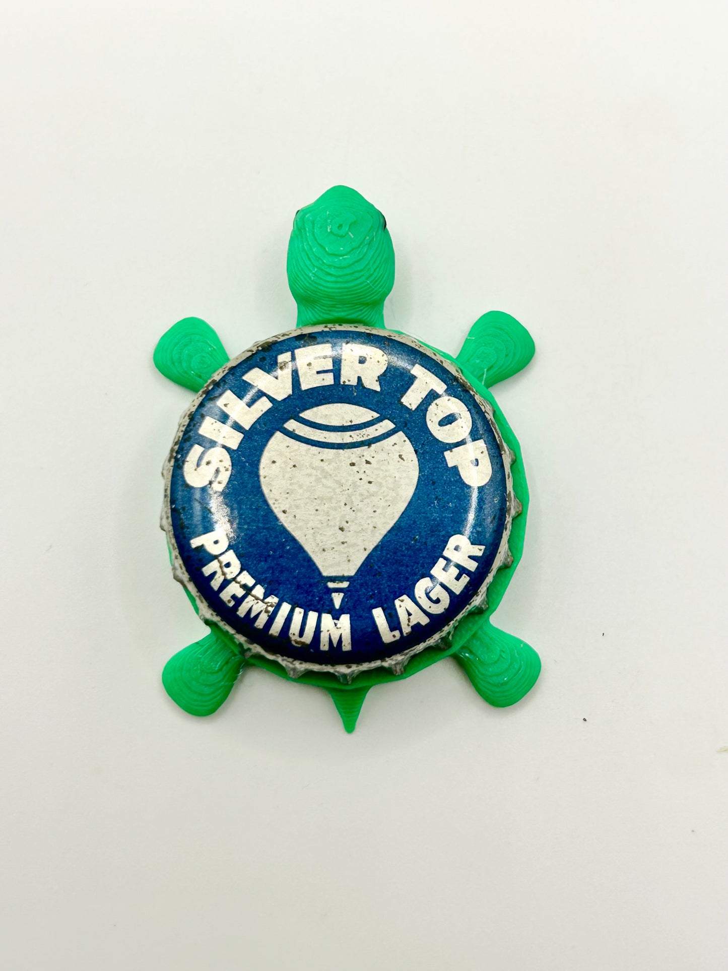 Silver Top Premium Lager - Bottle Cap Magnet Turtle