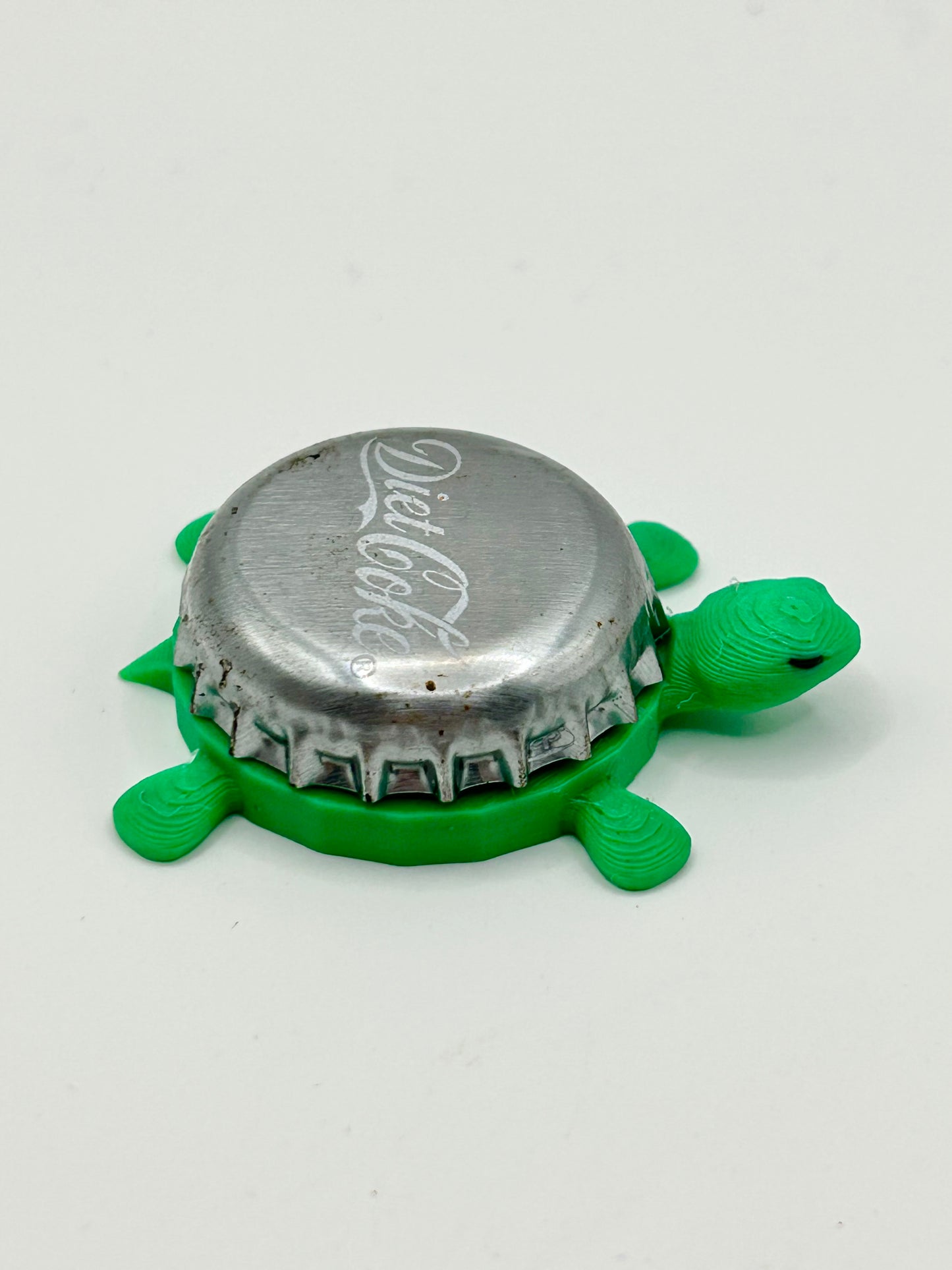 Diet Coke (Silver) - Bottle Cap Magnet Turtle