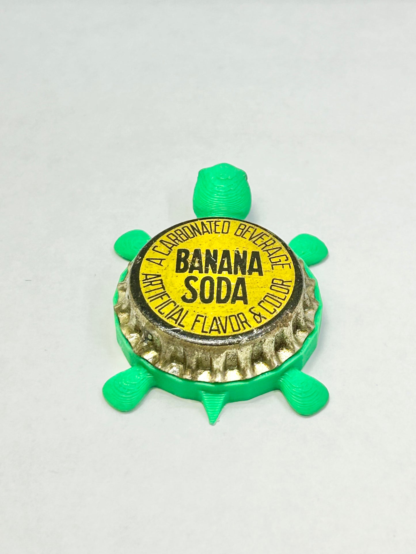 Banana Soda (Vintage) - Bottle Cap Magnet Turtle