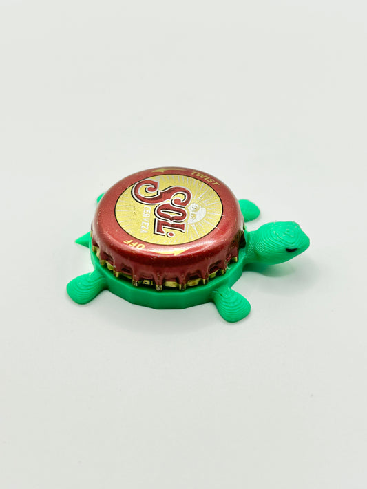 Sol Cerveza (Maroon Botder) - Bottle Cap Magnet Turtle