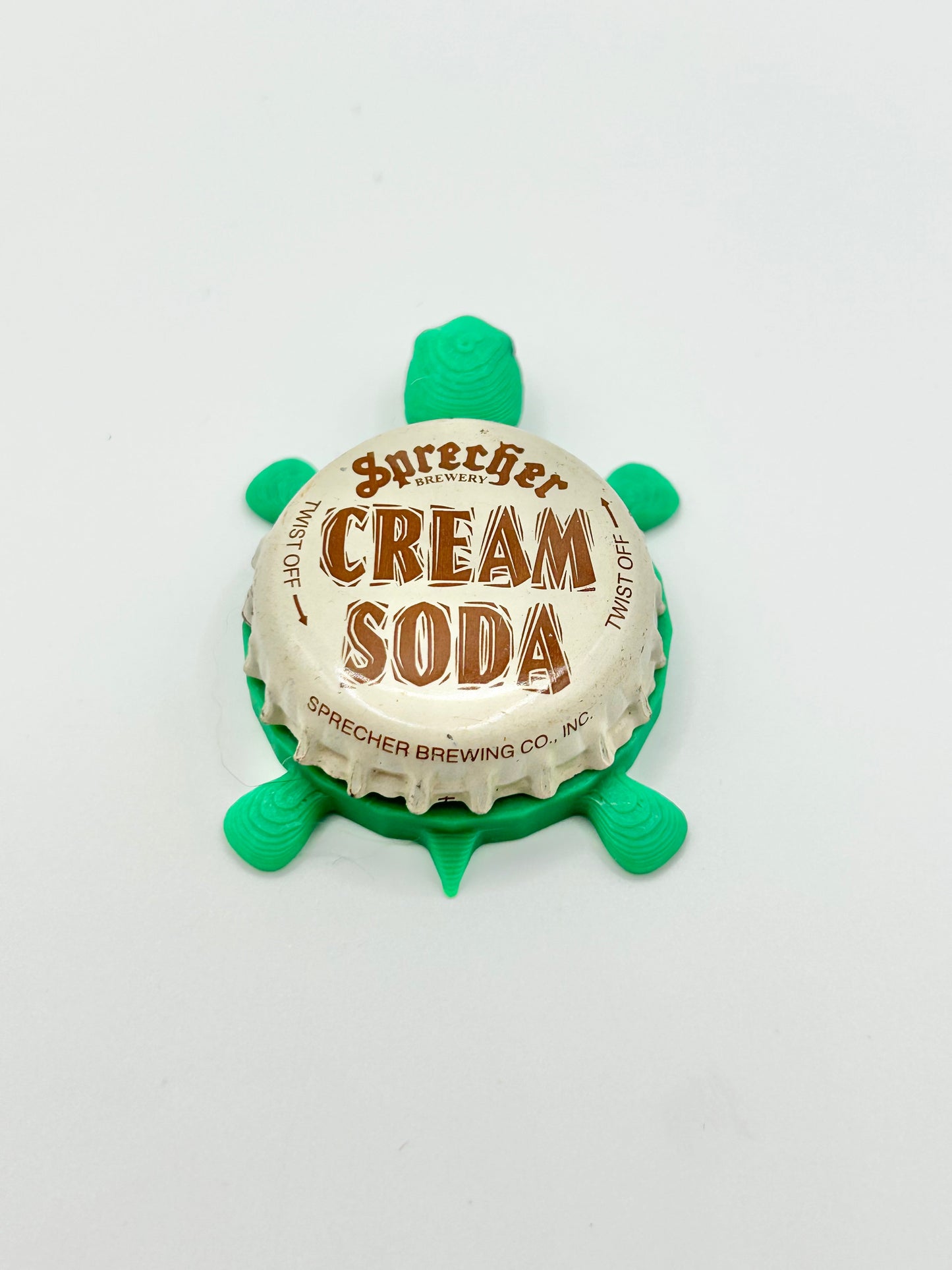 Sprecher Cream Soda (Beige) - Bottle Cap Magnet Turtle