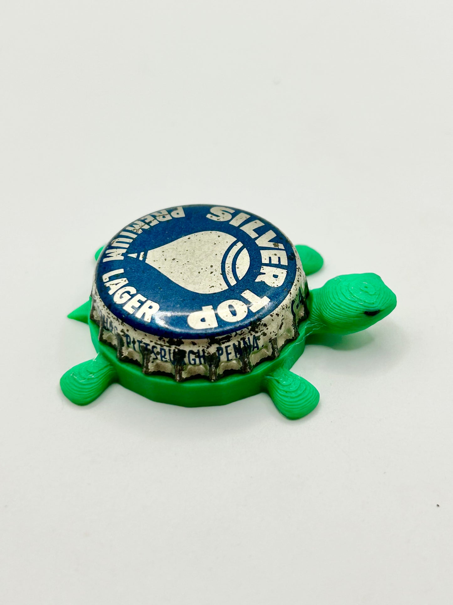 Silver Top Premium Lager - Bottle Cap Magnet Turtle