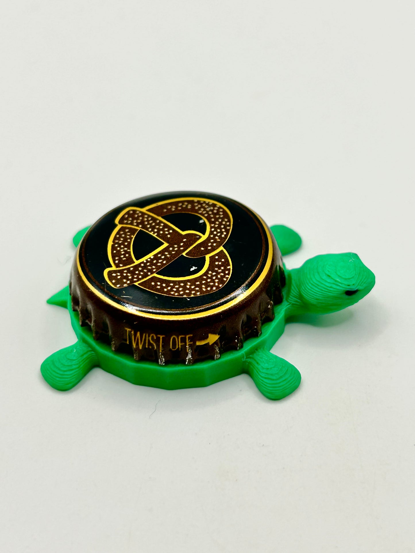 Shock Top Twisted Pretzel Wheat - Bottle Cap Magnet Turtle