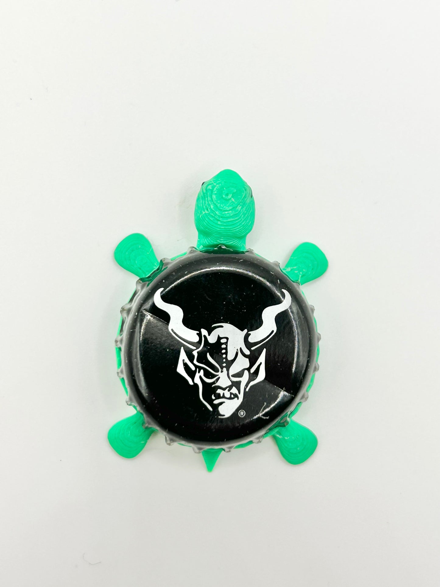 Stone Brewing (Black & White) - Bottle Cap Magnet Turtle