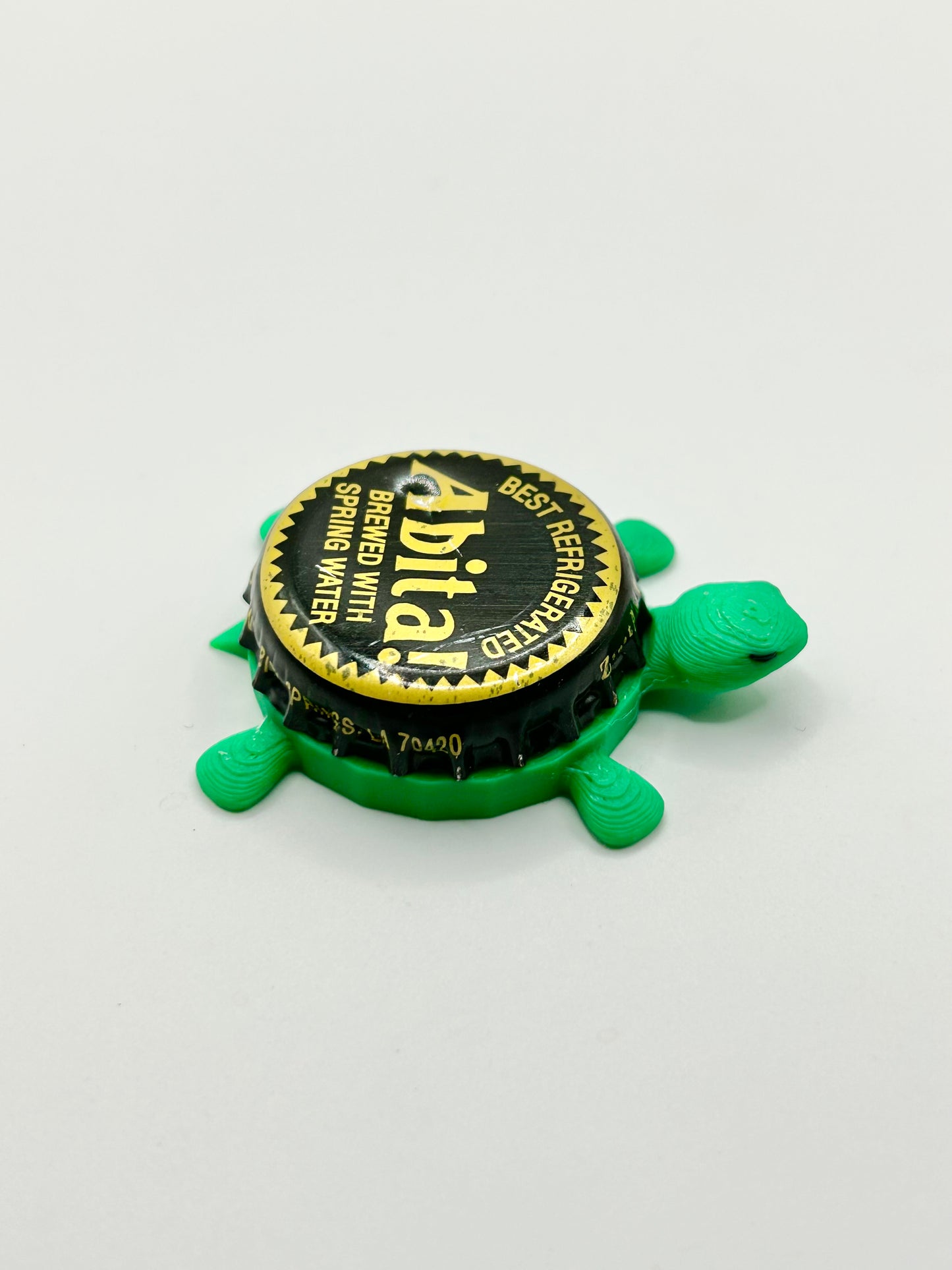 Abita Beer (Black & Yellow Cap) - Bottle Cap Magnet Turtle