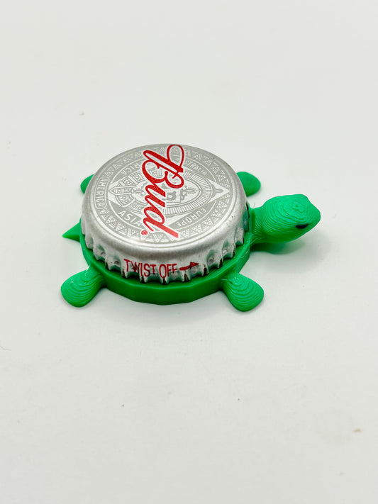 Bud (Budweiser, Red Text) - Bottle Cap Magnet Turtle