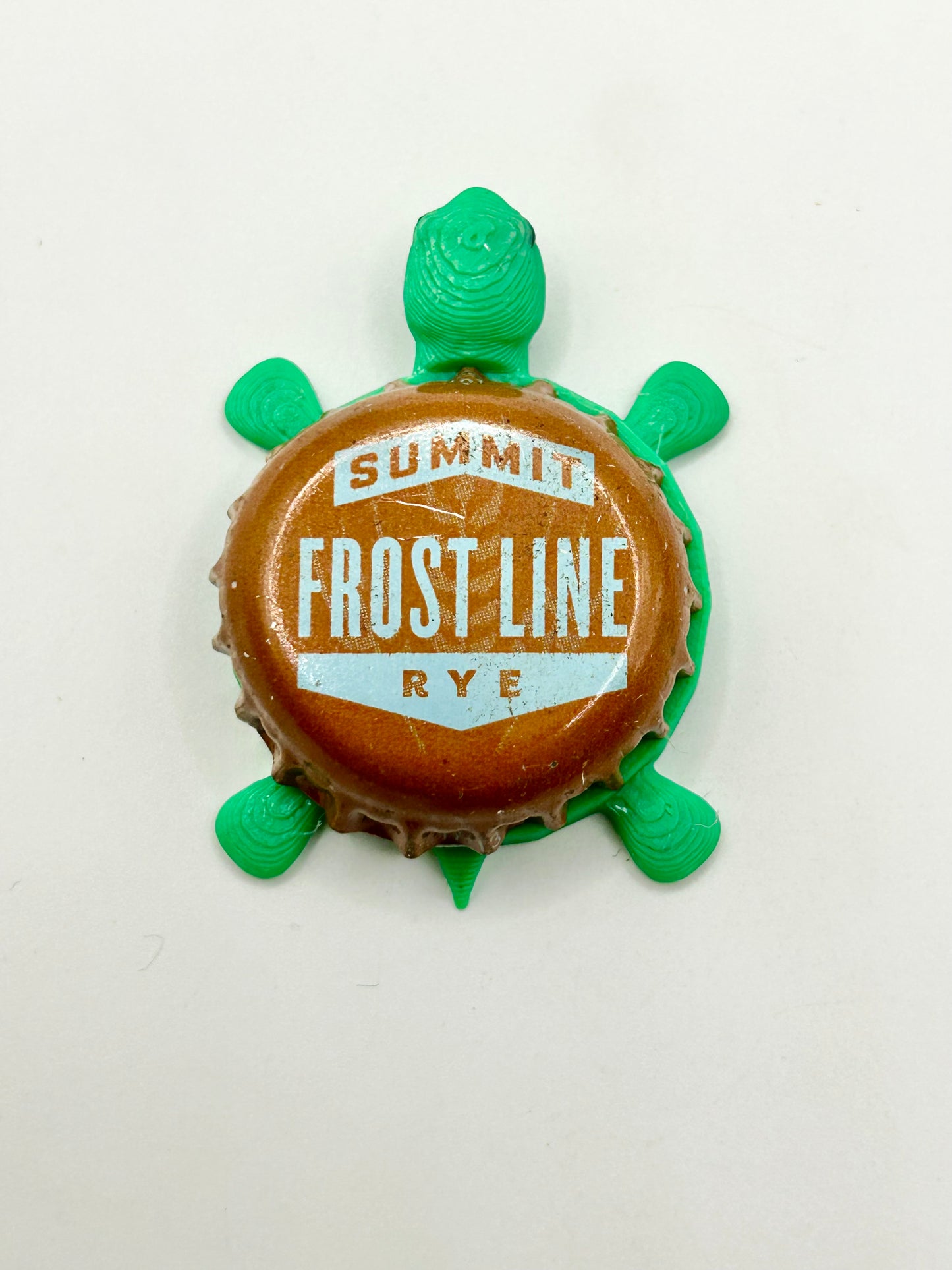 Summit Frost Line Rye - Bottle Cap Magnet Turtle