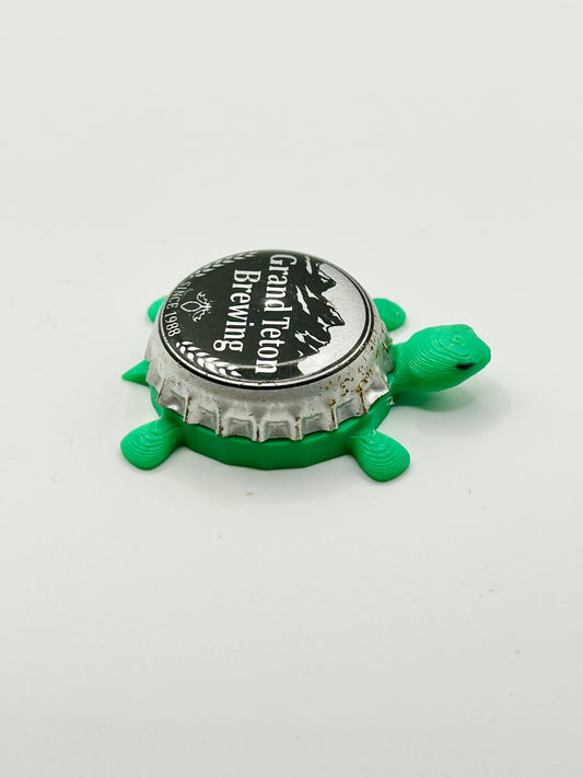 Grand Teton Brewing (Black and White) - Bottle Cap Magnet Turtle