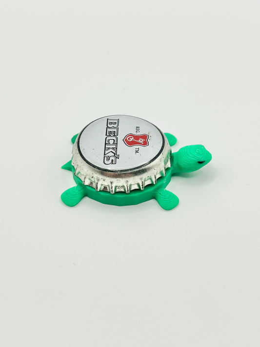 Beck’s Beer (White) - Bottle Cap Magnet Turtle