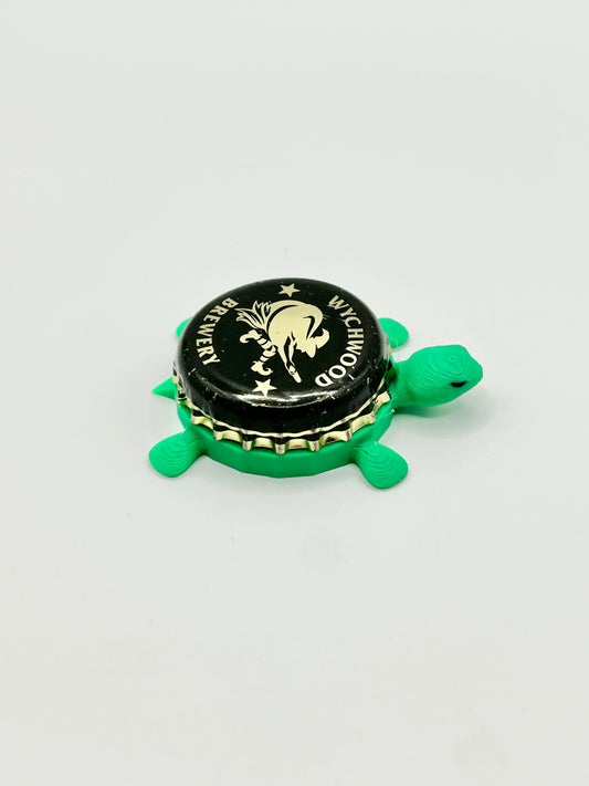 Wychwood Brewery (Black) - Bottle Cap Magnet Turtle