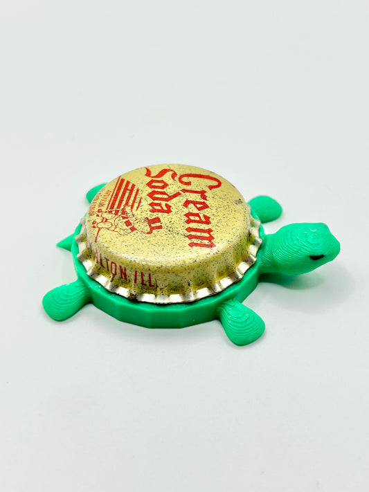 Cream Soda (Beige) - Bottle Cap Magnet Turtle