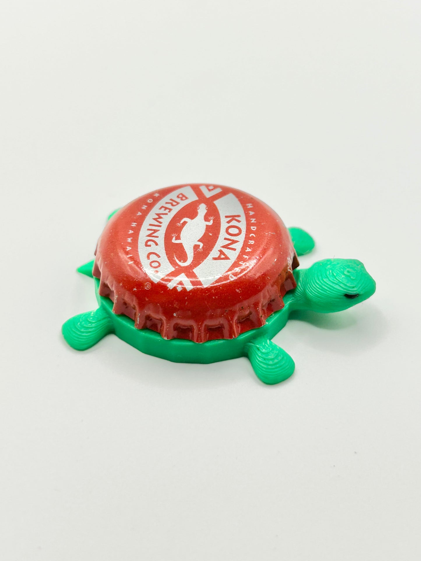 Kona Brewing (Vintage Red with Text) - Bottle Cap Magnet Turtle