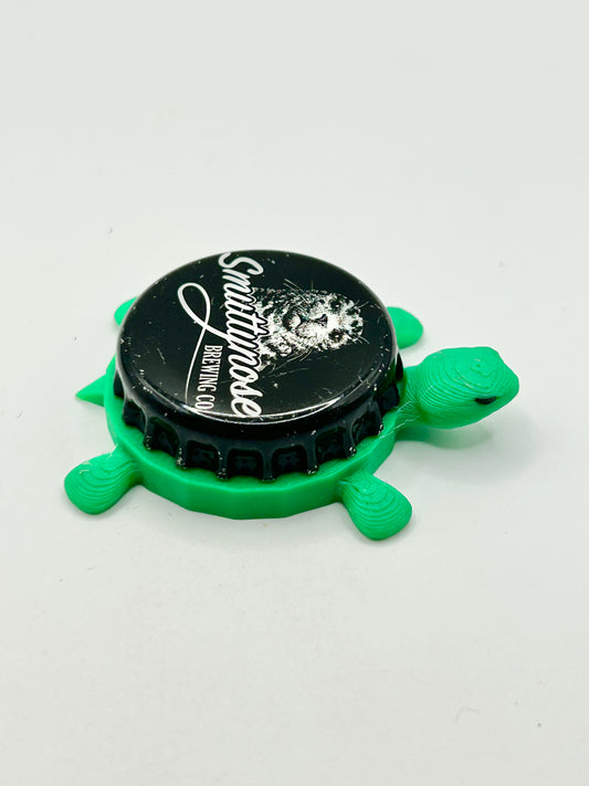 Smuttynose Brewing (Black and White) - Bottle Cap Magnet Turtle