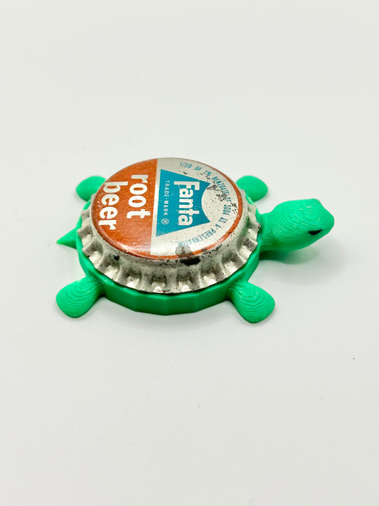 Fanta Root Beer (Vintage 3) - Bottle Cap Magnet Turtle