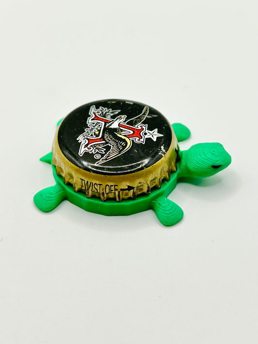 Anheuser Busch Budweiser Beer (Vintage - Black) - Bottle Cap Magnet Turtle