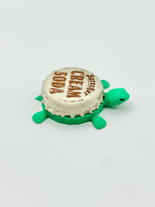 Sprecher Cream Soda (Beige) - Bottle Cap Magnet Turtle