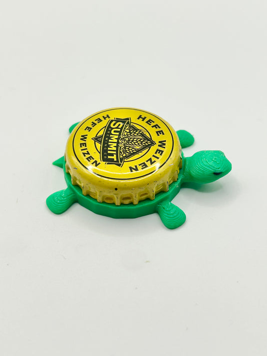 Summit Brewing Hefe Weizen - Bottle Cap Magnet Turtle