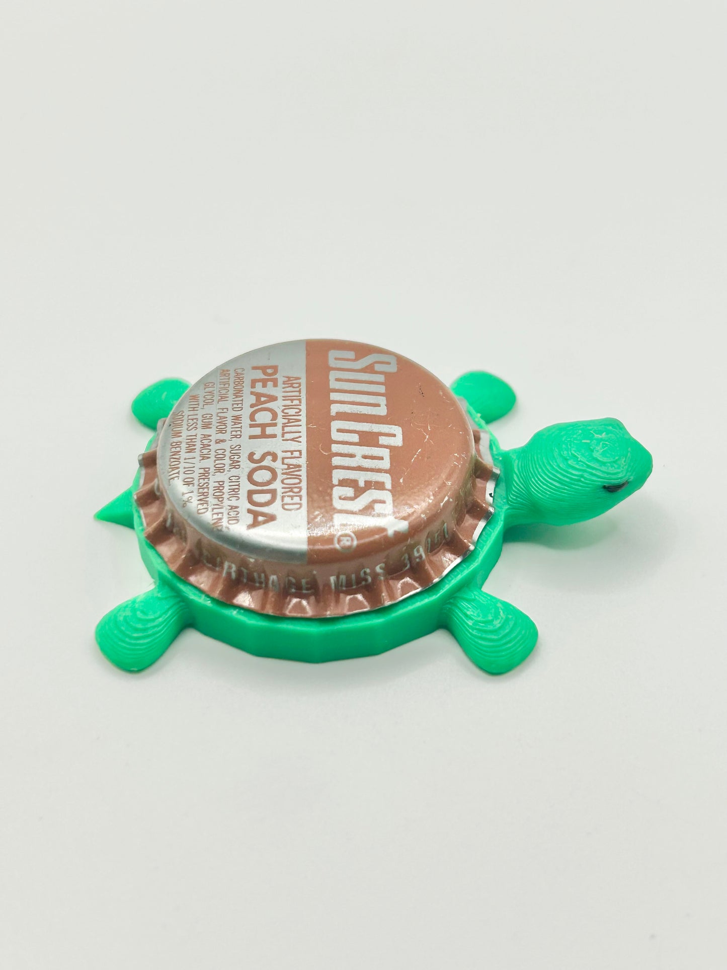 Sun Crest Peach Soda - Bottle Cap Magnet Turtle