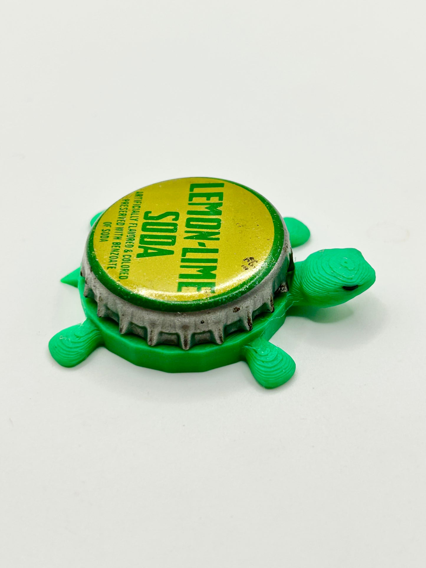 Lemon Lime Soda (Vintage) - Bottle Cap Magnet Turtle