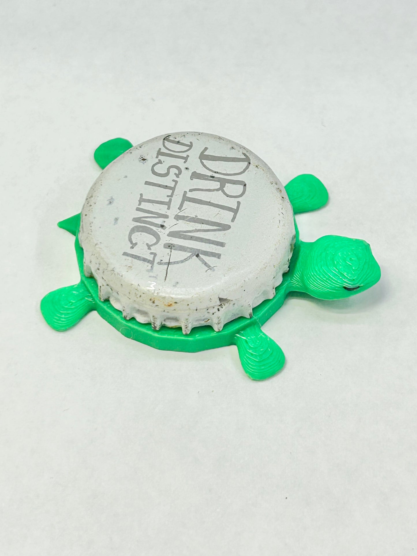 Drink Distinct - Bottle Cap Magnet Turtle