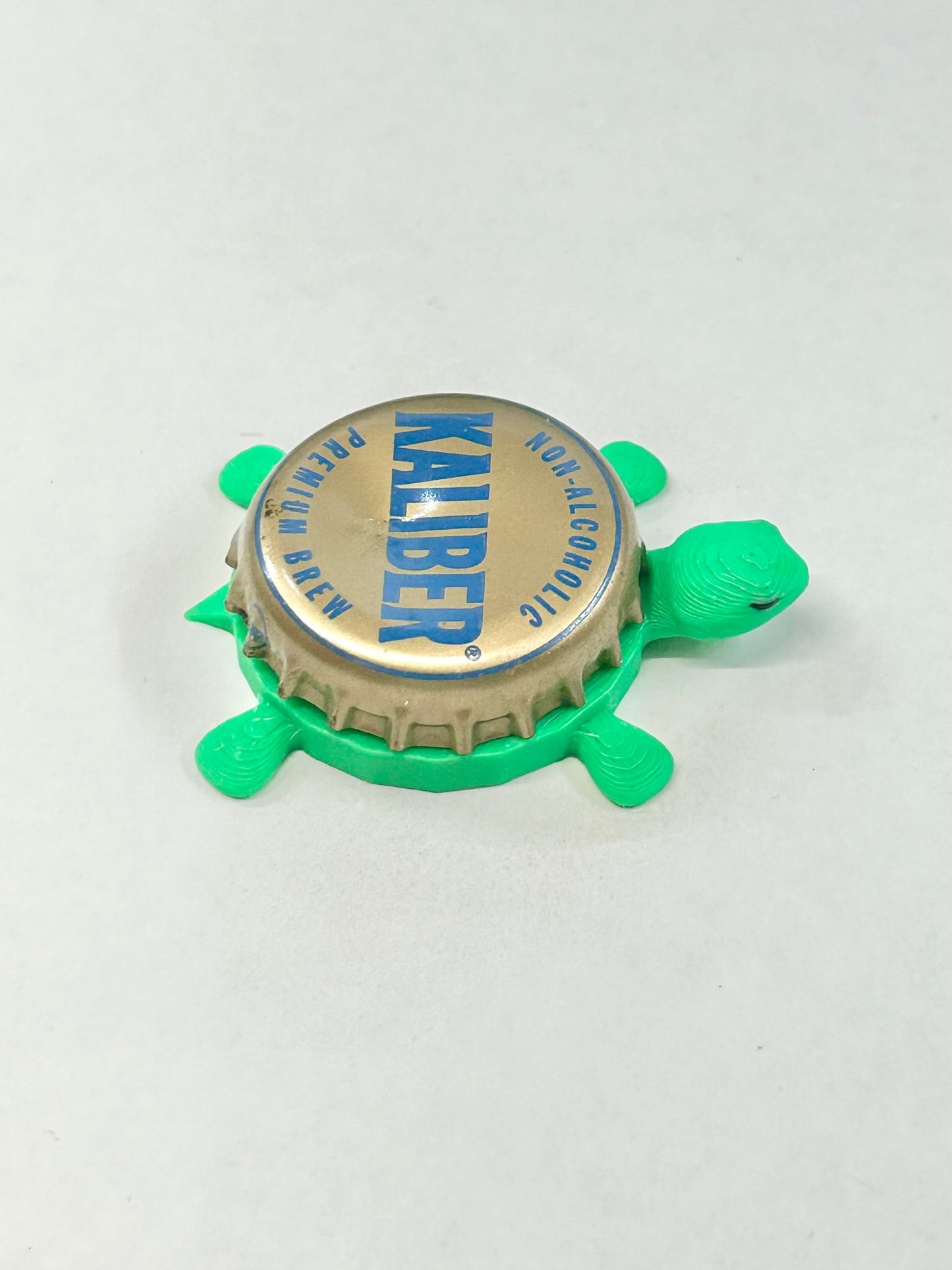 Kaliber NA (Non Alcoholic) - Bottle Cap Magnet Turtle