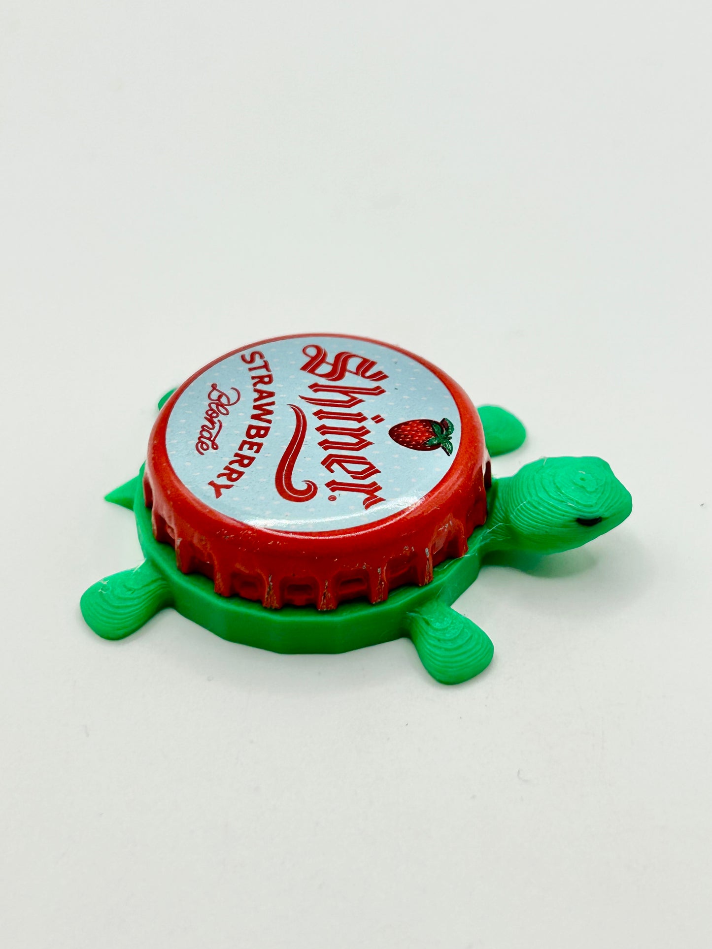 Shiner Strawberry Blonde (Vintage) - Bottle Cap Magnet Turtle