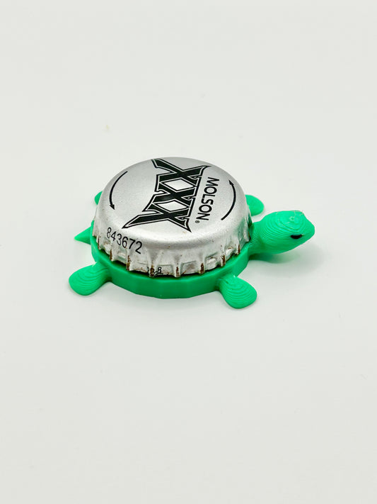 Molson XXX - Bottle Cap Magnet Turtle