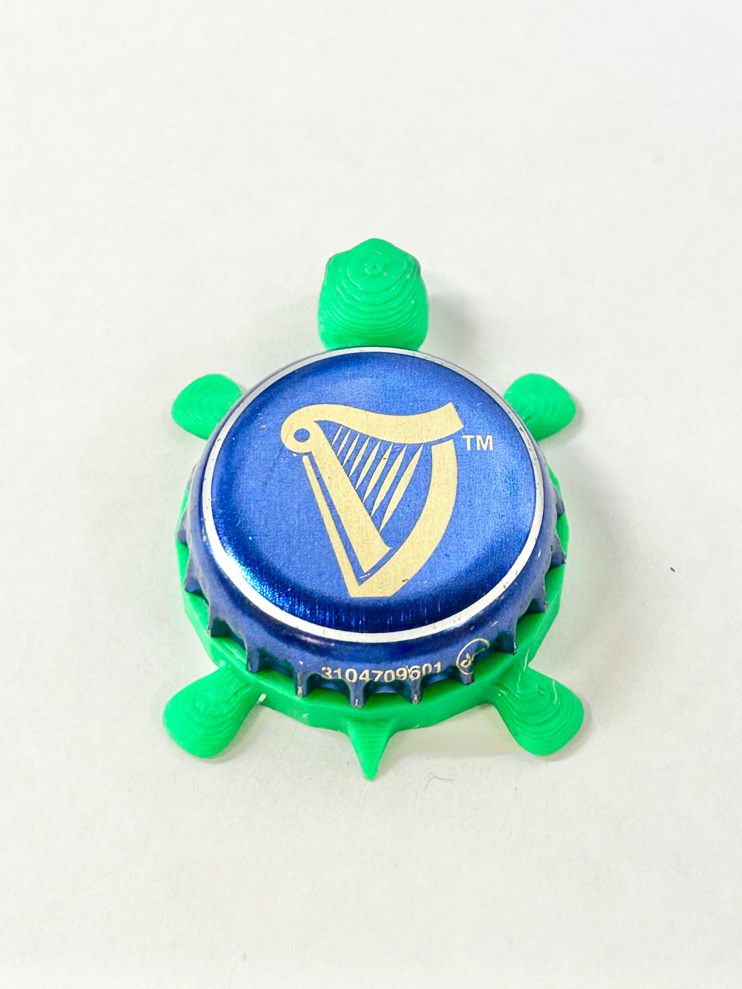 Harp Lager (Gold) - Bottle Cap Magnet Turtle