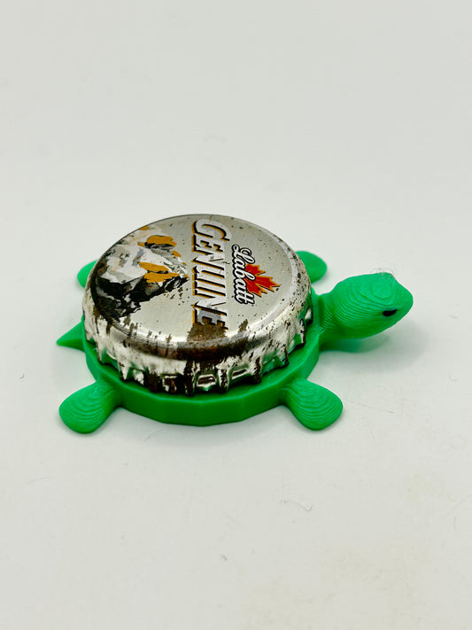 Labatt Genuine (Vintage) - Bottle Cap Magnet Turtle