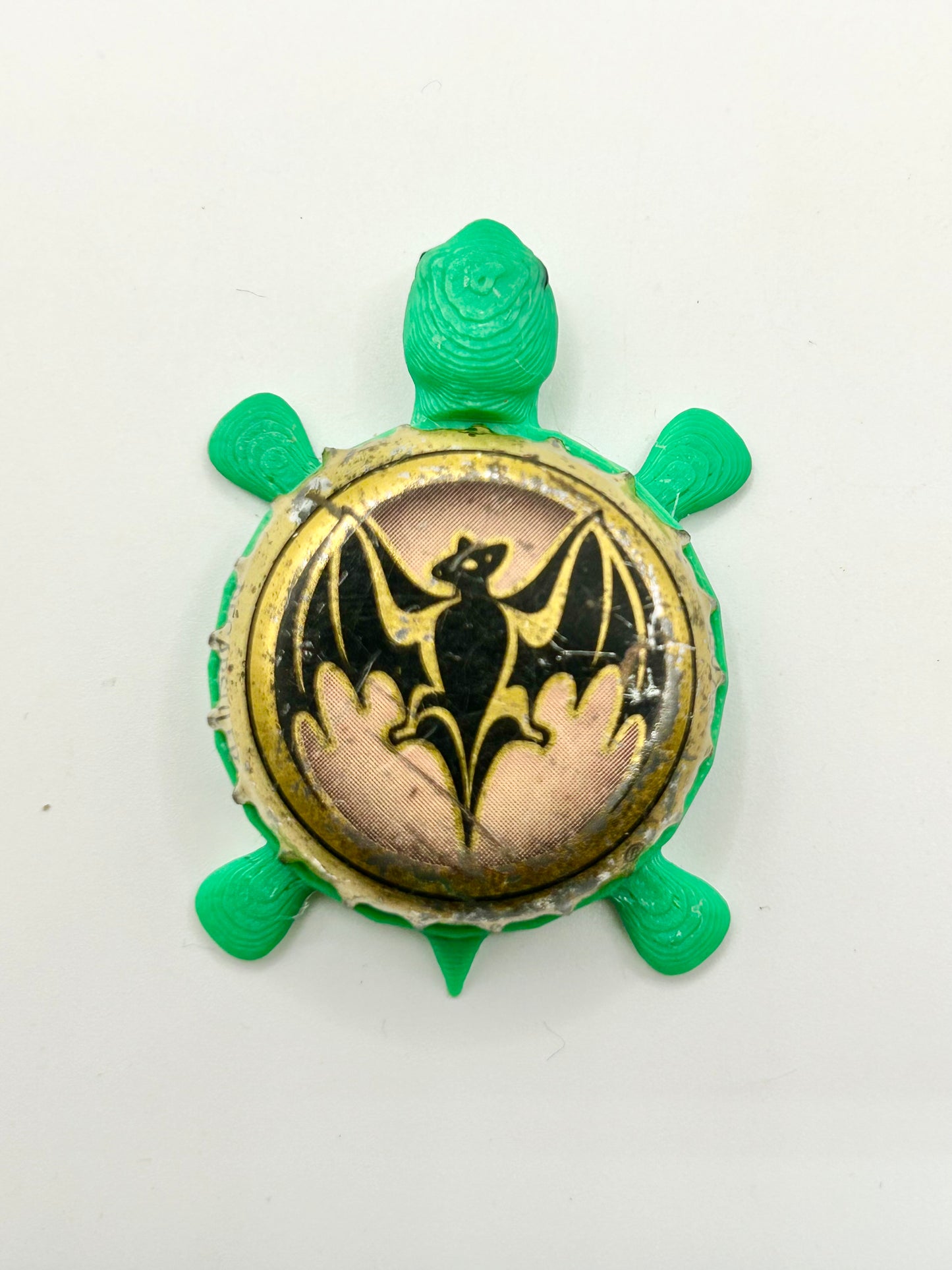 Bacardi (Bat, Black) - Bottle Cap Magnet Turtle
