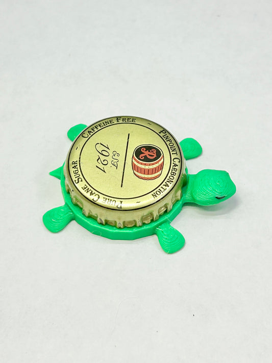 Reading Draft Root Beer - Bottle Cap Magnet Turtle
