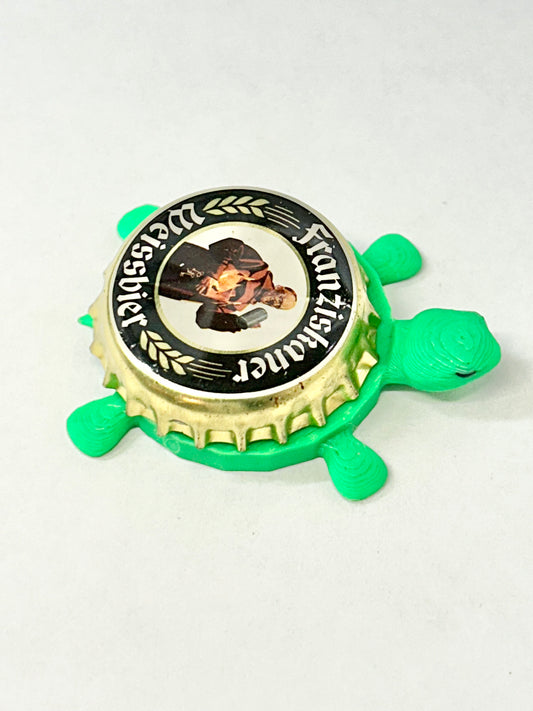 Franziskaner Weissbier - Bottle Cap Magnet Turtle