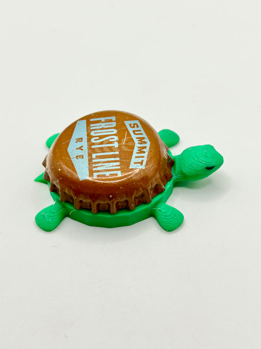 Summit Frost Line Rye - Bottle Cap Magnet Turtle