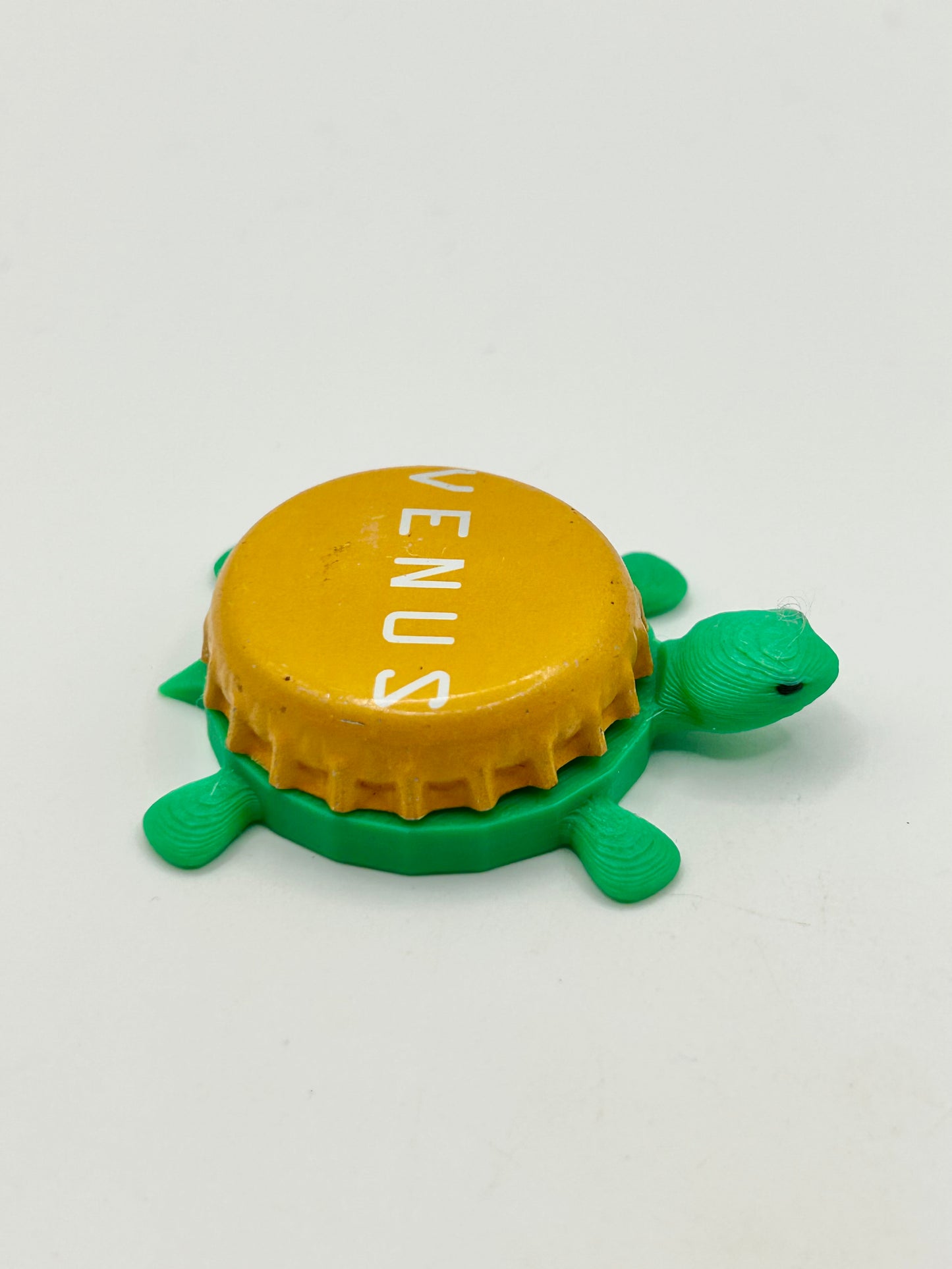 Bell's Venus - Bottle Cap Magnet Turtle