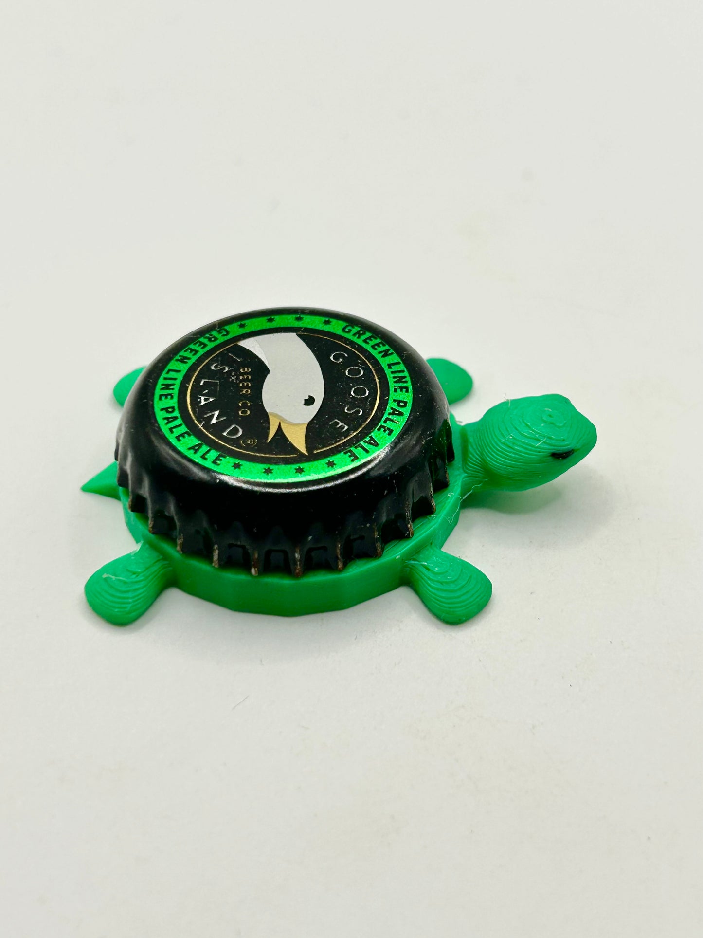 Goose Island Green Line Pale Ale - Bottle Cap Magnet Turtle