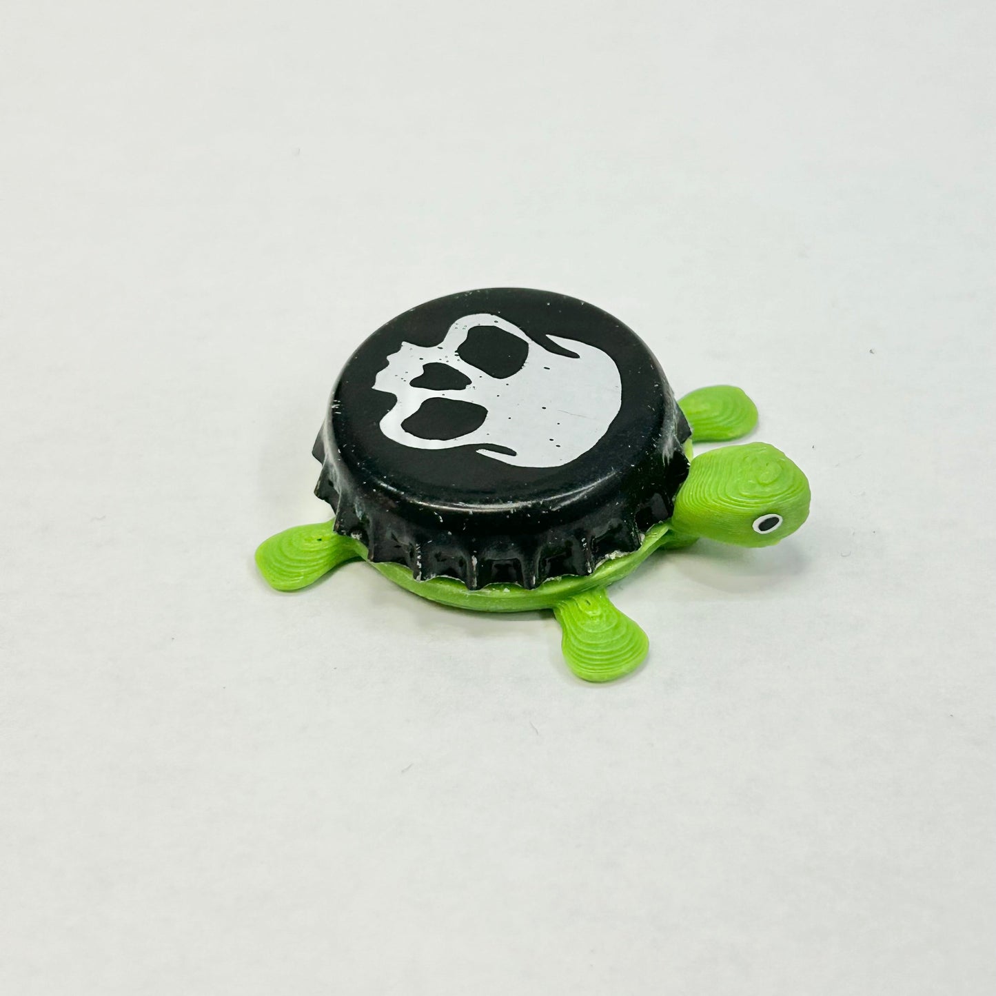 Heavy Seas (Skull) - Bottle Cap Magnet Turtle