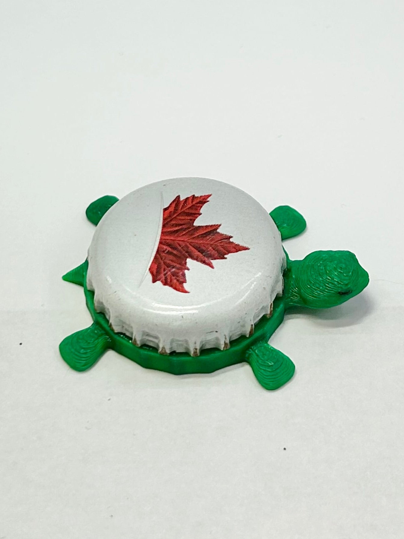 Molson Canadian Lager - Bottle Cap Magnet Turtle