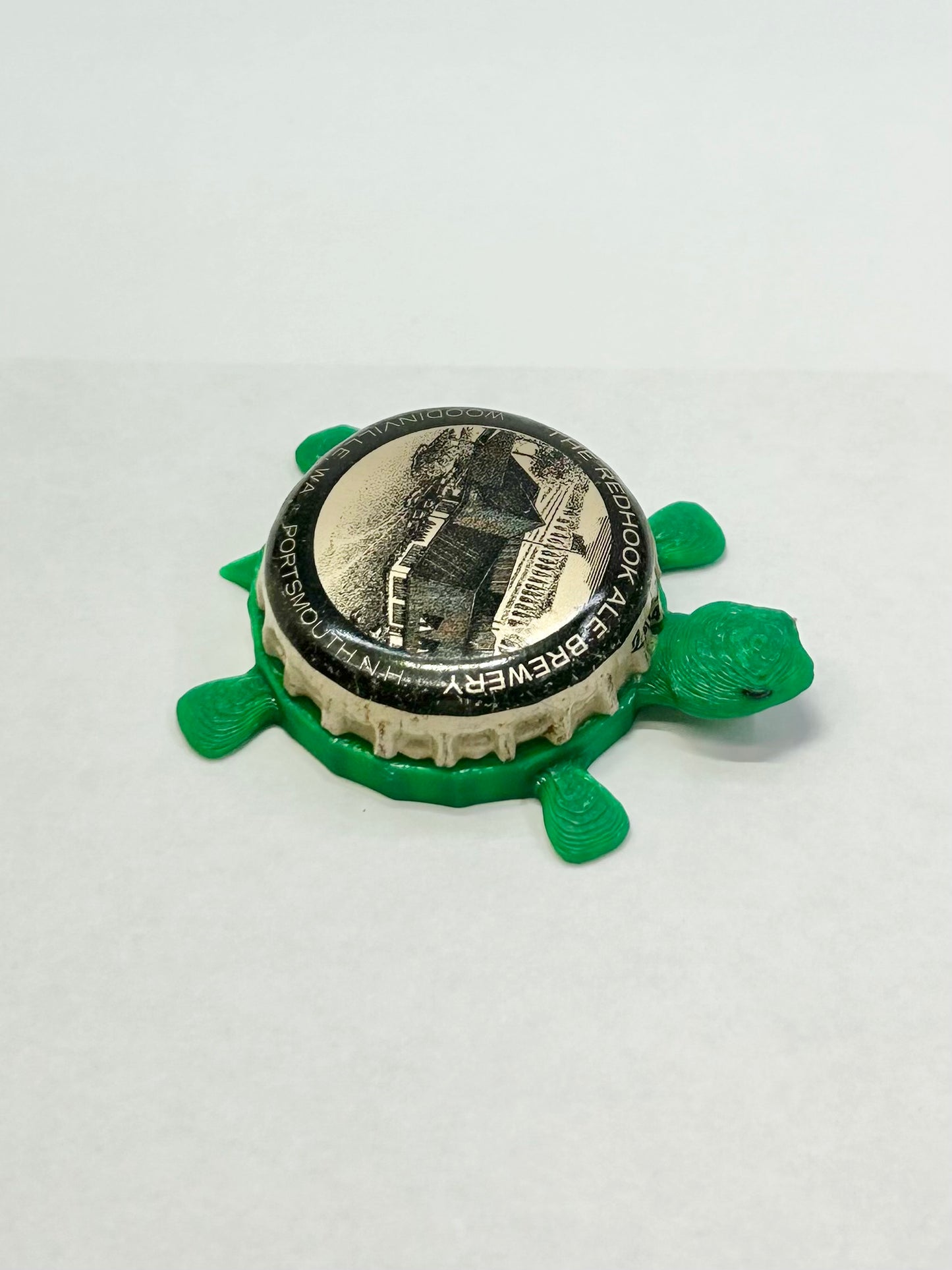 Red Hook Ale Brewery (Woodinville, WA // Portsmouth, NH) - Bottle Cap Magnet Turtle