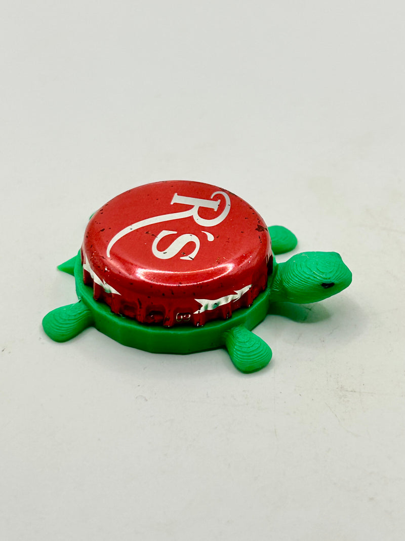 R’s Pivovarnia Moskva Efes Beer (Russia) - Bottle Cap Magnet Turtle Shell Shocked Art
