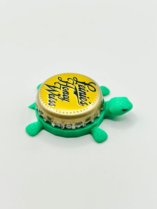 Leinenkugel's Honey Weiss (Vintage) - Bottle Cap Magnet Turtle