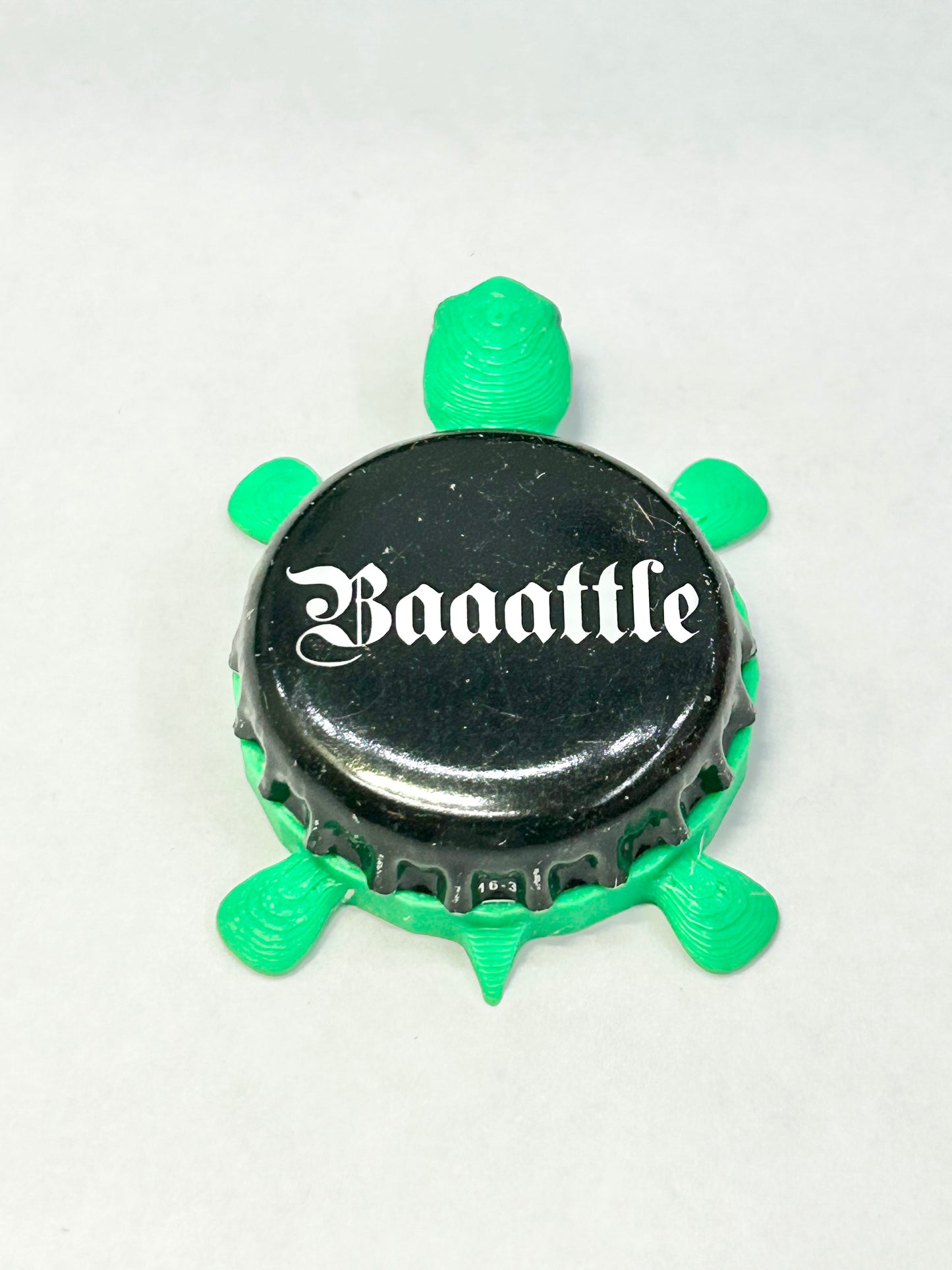 Baaattle 3 Sheeps Brewing - Bottle Cap Magnet Turtle