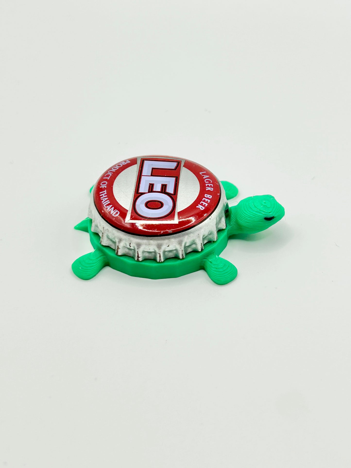LEO Lager - Bottle Cap Magnet Turtle