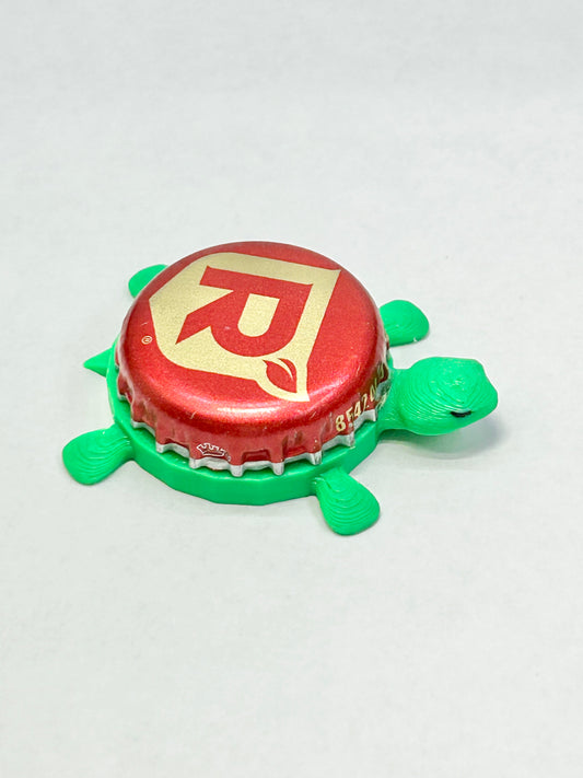 Redd’s Hard Cider Apple Ale (Vintage) - Bottle Cap Magnet Turtle