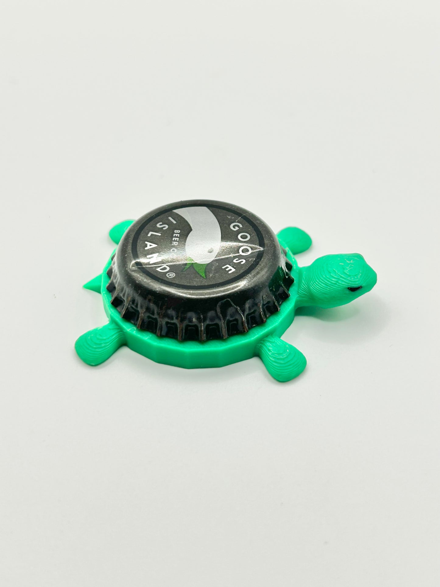 Goose Island (Green Beak) - Bottle Cap Magnet Turtle