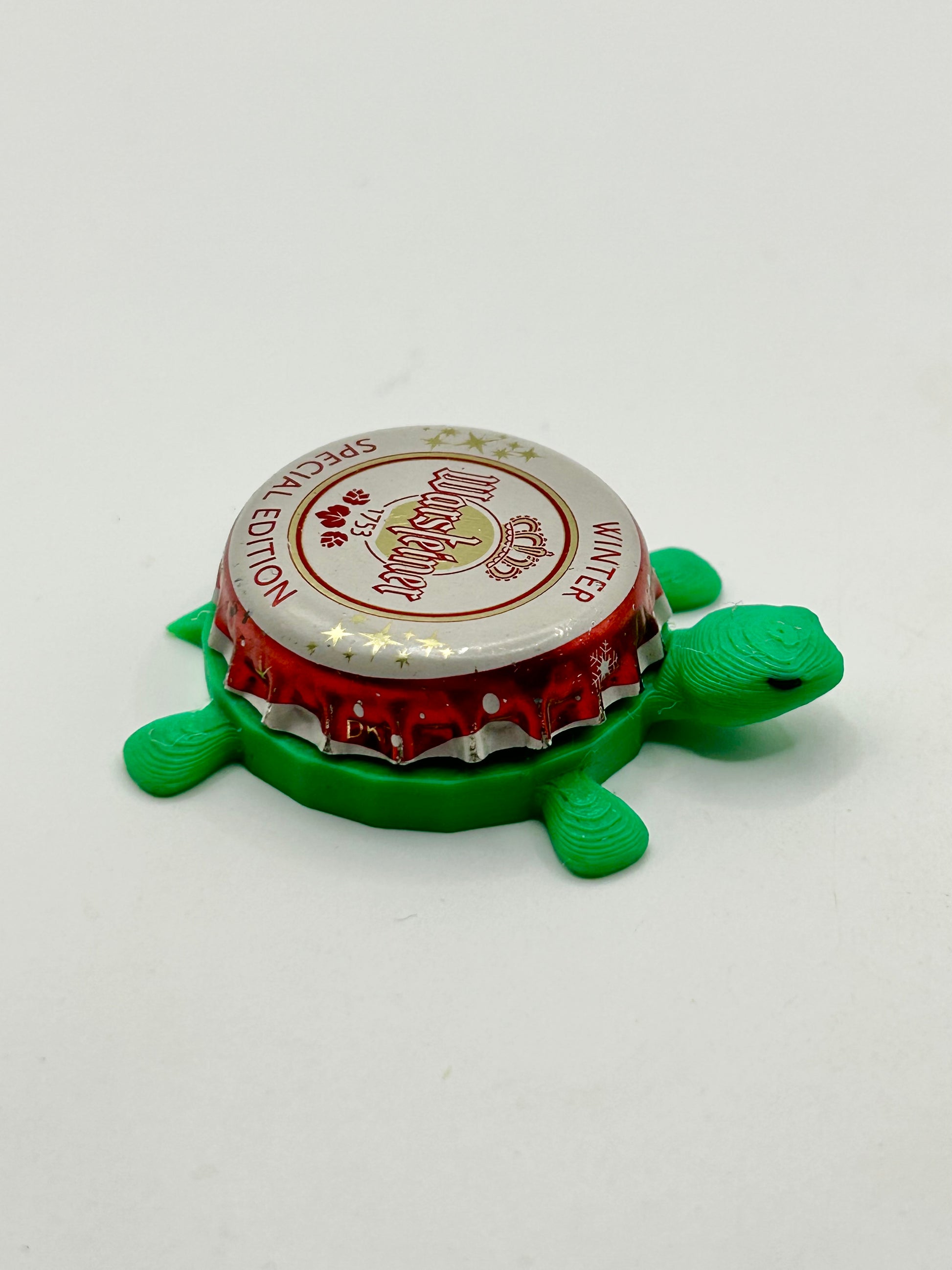 Warsteiner Winter (Special Edition) - Bottle Cap Magnet Turtle Shell Shocked Art