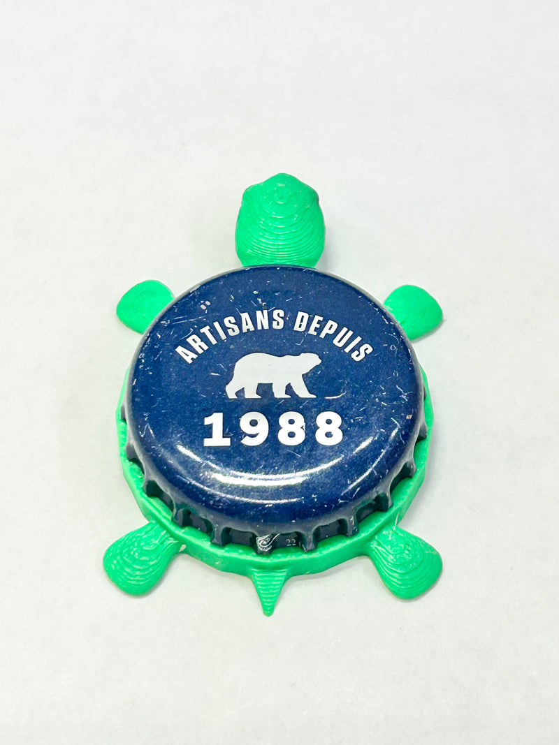 Artisans Depuis 1988 (Navy) - Bottle Cap Magnet Turtle Shell Shocked Art