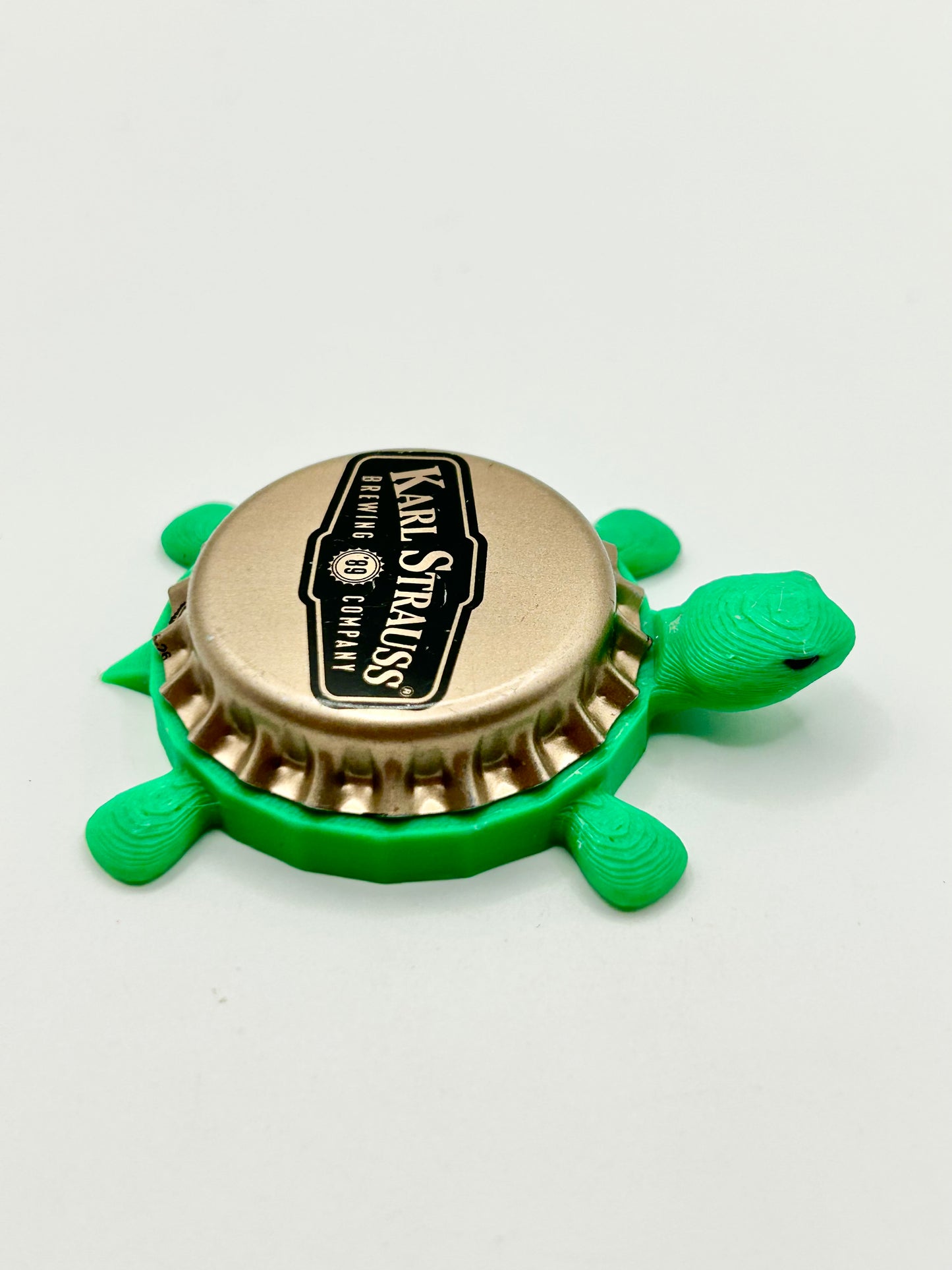 Karl Strauss Brewing - Bottle Cap Magnet Turtle