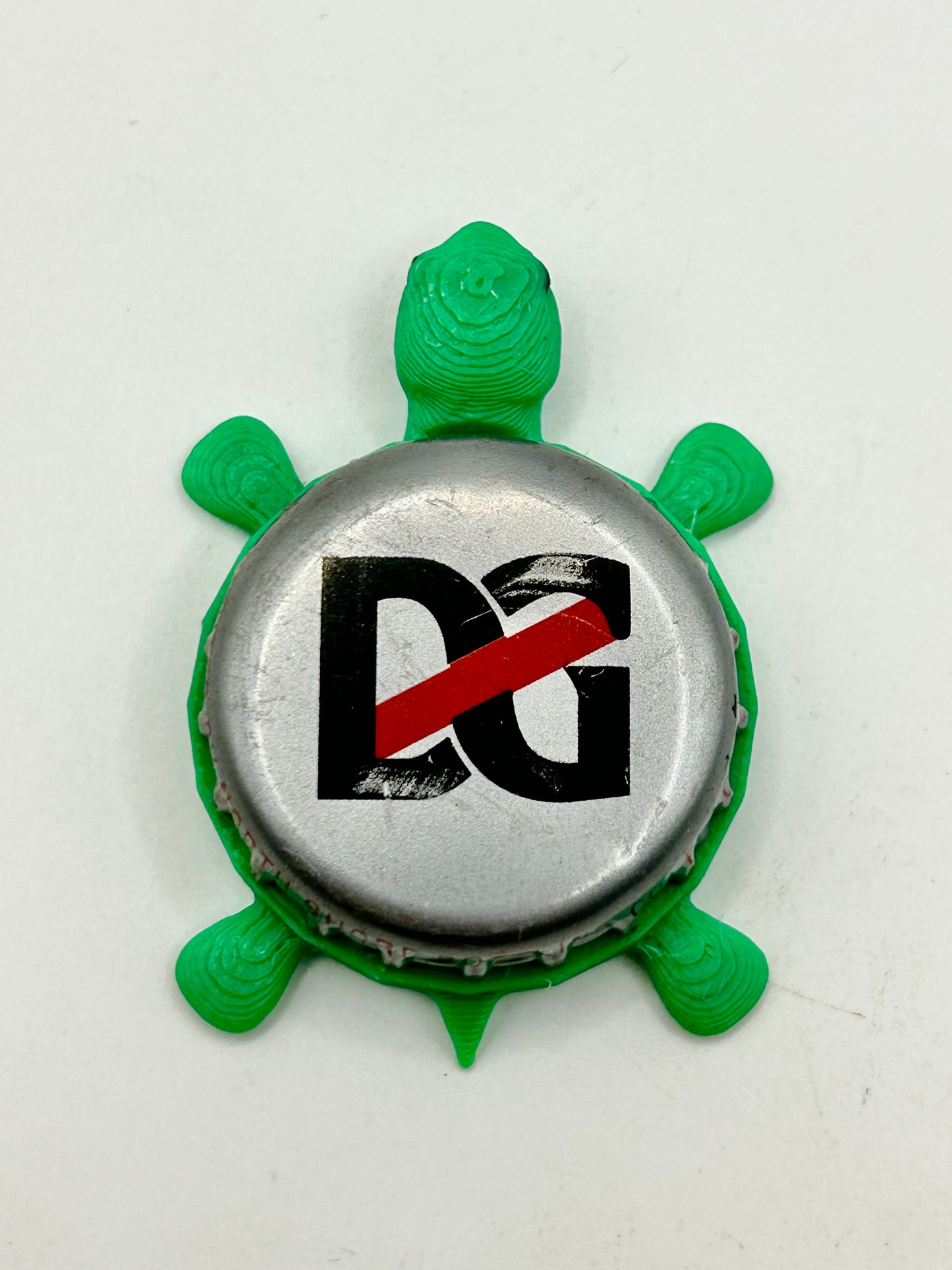 DG Jamaican Kola - Bottle Cap Magnet Turtle