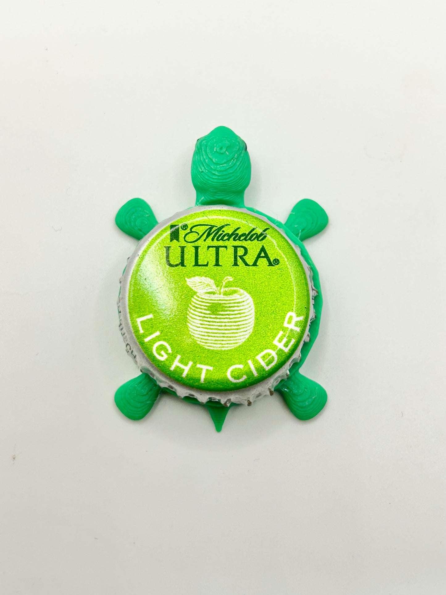 Michelob Ultra Light Cider - Bottle Cap Magnet Turtle